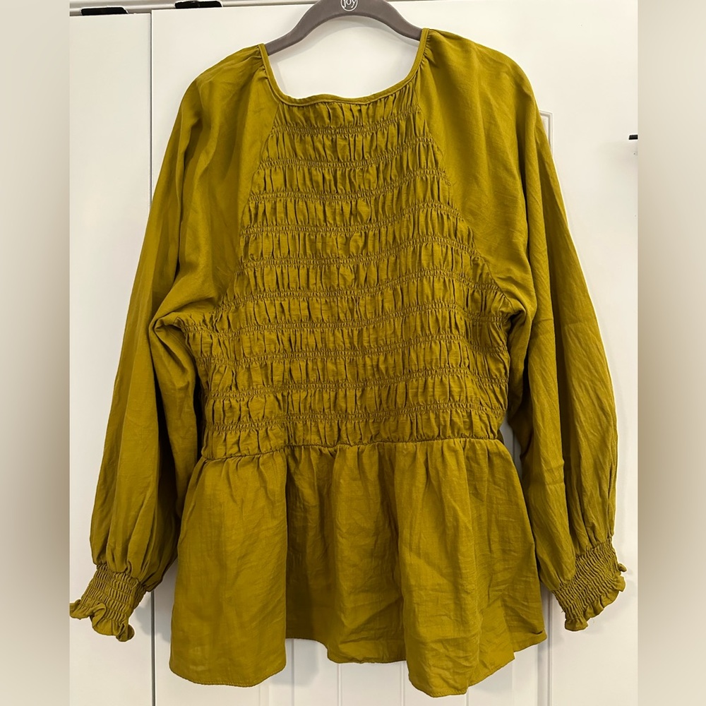 Ava & Viv 0X Chartreuse ruched v neck shirt - Picture 2 of 8